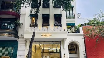 MẶT TIỀN 9M ĐỐI DIỆN CÔNG TRƯỜNG LAM SƠN TRUNG TÂM THƯƠNG HIỆU QUẬN 1 