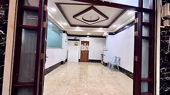 CHO MẶT BẰNG KINH DOANH Ở ĐƯỢC NGAY ĐẦM SEN - LẠC LONG QUÂN