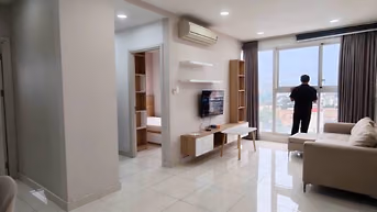 Central Plaza- Full NT, nhà mới, 2PN, Giá 14 triêu/th, 73m2 đang trống