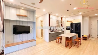 CHO THUÊ 2PN VINHOMES GOLDEN RIVER Q1 – VIEW CITY – 79M² – 27TR  🏡