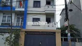 Phòng đẹp thoáng mát có cửa sổ, máy lạnh Daikin, P7, Q8