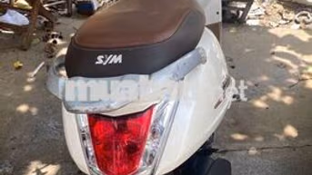 Xe tay ga SYM Attila Trắng