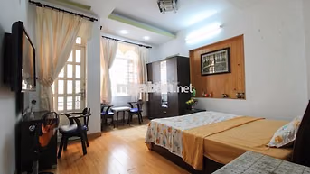 Cho thuê nguyên tầng 1  ban công đủ nội thất đường Trần Đình Xu Quận 1