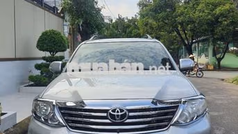 Toyota Fortuner 2014 Bạc Tự động