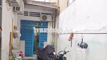 Chinh chủ chia tài sản, ban gấp can nha  gần mât tiền dầu tu cho thue
