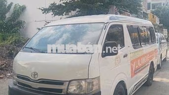 Toyota Hiace 2011 Van 6 chỗ Trắng