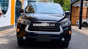 Toyota Innova 2.0E 2021 Số sàn 70000 km Đen
