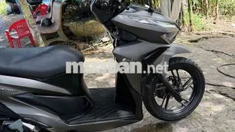 Honda Vario 150 Vàng