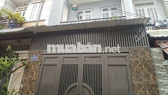 Cho thuê nhà 2 lầu 4pn 3wc. Q12
