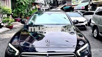 Mercedes-Benz E200 Đen 5 chỗ
