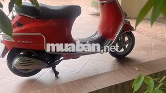 Piaggio Vespa LX 3V màu Đỏ