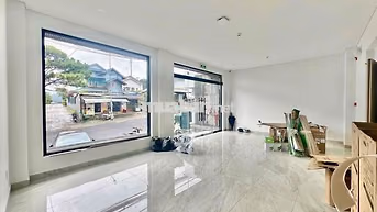 CHO THUÊ MẶT 40M2 CÓ HẦM XE P4 GIÁ 15 TR/THÁNG