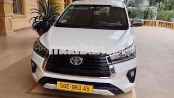 Toyota Innova 2.0G AT 2020 Trắng