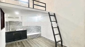 DUPLEX GÁC CAO CỬA SỔ LỚN BẠCH ĐẰNG NẰM PHÍA SAU ĐẠI HỌC UEF