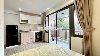 Cho thuê căn hộ bancol 25m2 full nội thấy gần UFM TDTU RMIT NTTU quận