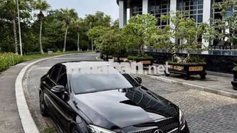 Chính chủ bán C300 Facelift 2019 Đen 105110 km