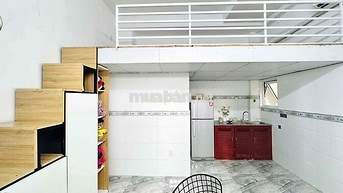 Trống sẵn duplex gần chợ thuận tiện di chuyển qua sân bay có thang máy