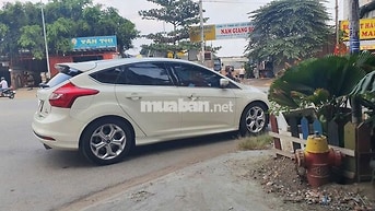 Ford Focus 2015 Sport Hatchback Xăng Trắng