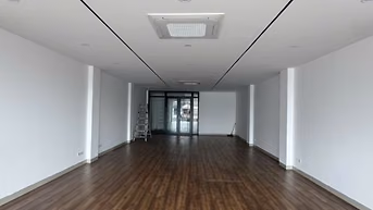Cho thuê văn phòng tầng 5, Diện tích 135m2 mặt tiền 6m2, tại 75 Xã Đàn