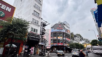 Bán nhà góc 2MT đường Trần Hưng Đạo, Quận 1, 4.2x20m, 4 tầng.