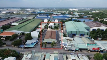 Cho Thuê Nhà Phố Thương Mại 1 Trệt 2 Lầu 1 Tum Ngay Khu Dân Cư Sầm Uất