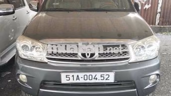 Toyota Fortuner 2010 2 cầu Xám ghế da