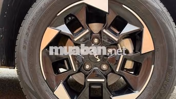 KIA SONET 1.5 LUXURY 2025 Vàng 8.000 km