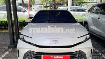Toyota Camry 2.5 HEV TOP 2026 1.100km CHÍNH HÃNG