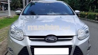 Ford Focus 2.0L AT Titanium  full xe zin đẹp