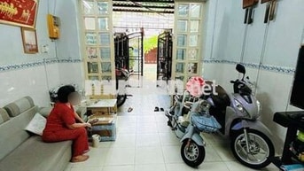Dương Bá Trạc.(4m x 15m).nở hậu 4,1m.cách MT 100m.