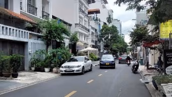BIỆT THỰ HỒ BƠI MẶT TIỀN ĐƯỜNG KHU THẢO ĐIỀN 173tr/m2