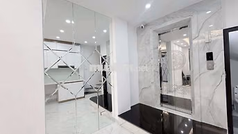 TT Cầu Giấy hơn 9 tỷ - 6 tầng thang máy xây mới - lô góc 3 thoáng, nét
