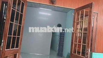 NHÀ GẦN CHỢ VƯỜN LÀI.  CẤP 4 : 1PN WC. AN NINH. SẠCH SẼ