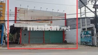 nhà mặt tiền căn góc 2 mặt tiền 11 x 28 cấp 4 trống suốt