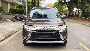 Mitsubishi Outlander CVT 2018 Nâu 7 chỗ 9 vạn