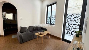 CHO THUÊ CĂN HỘ 2 PHÒNG NGỦ CÓ BAN CÔNG VIEW ĐẸP FULL NỘI THẤT PHƯỜNG