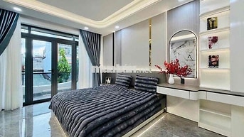 NHÀ PHỐ MỚI XÂY NỘI THẤT CAO CẤP