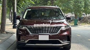 KIA Carnival Premium 8 chỗ model 2023 Đỏ ít đi