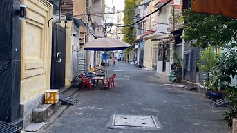 Nhà diện tích lớn, ngay khu ẩm thực Phan Xích Long, đầy đủ tiện ích