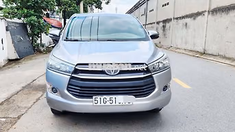 Toyota Innova 2.0E 2017 Số sàn Bạc 76.000 km