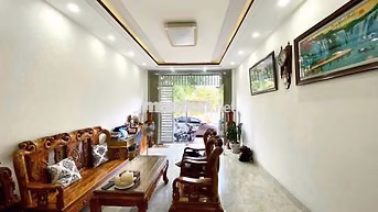 Cho thuê nhà nguyên căn 4 tầng KĐT Hà Quang 2. có 4PN, 4WC. Đường 8m