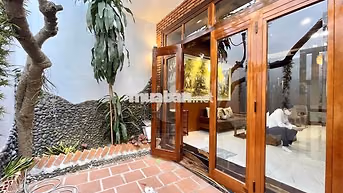 CHO THUÊ NHÀ ĐẸP FULL NỘI THẤT KHU PHỐ TÂY GIÁ 13 TRIỆU