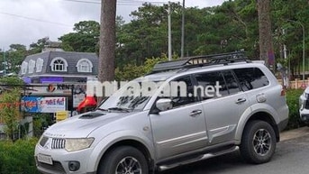Mitsubishi Pajero Sport 4x4 7 chỗ Bạc