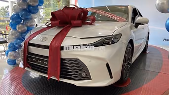 Toyota Camry Hybrid Trắng Xăng lai điện 2.5 HYBRID