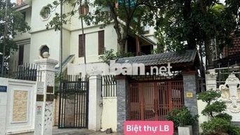 CẦN BÁN BIỆT THỰ SÀI ĐỒNG LONG BIÊN.