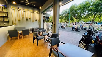 Cho thuê nhà mt trường sa p3 tân bình, dt 8x7m, trệt 2 lầu, sân thượng