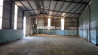 Cho thuê xưởng 300m2 Tân Phước Khánh Giá 12 tr có điện 3 pha, có vp