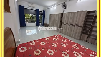 Phòng rộng, Đặng Thuỳ Trâm, full nội thất, có ban công