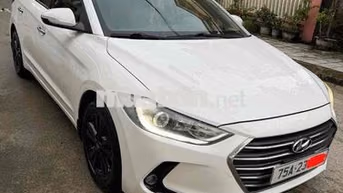 Hyundai Elantra 2018 Bản đủ cửa nóc Tự động