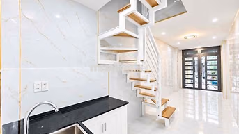 Bán Nhà đẹp 3 Tầng, P Linh Xuân, 3PN2WC, Hẻm xe hơi, sổ riêng - 2,9tỷ